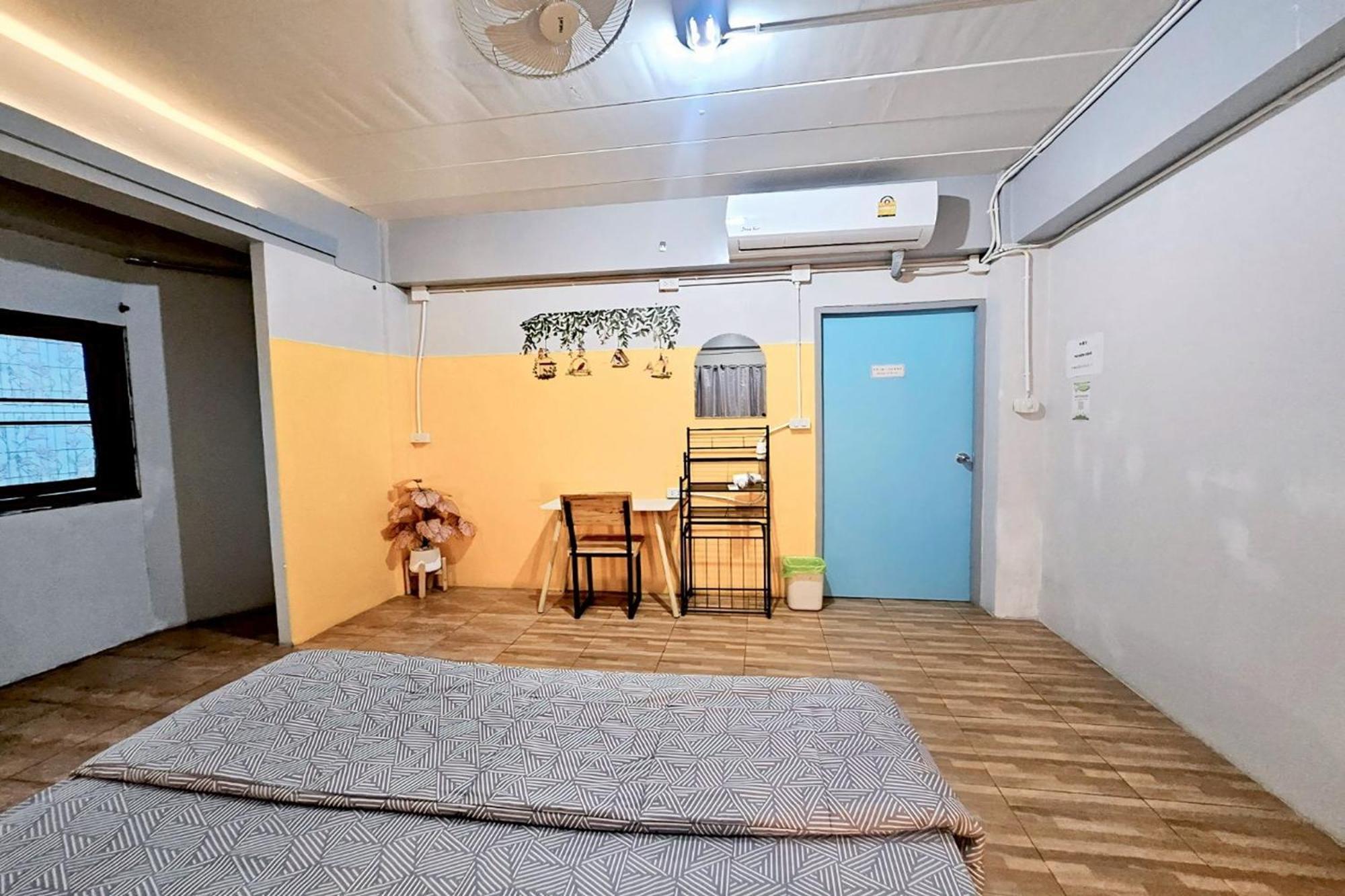 Me U Hostel Chiang Mai Exterior photo